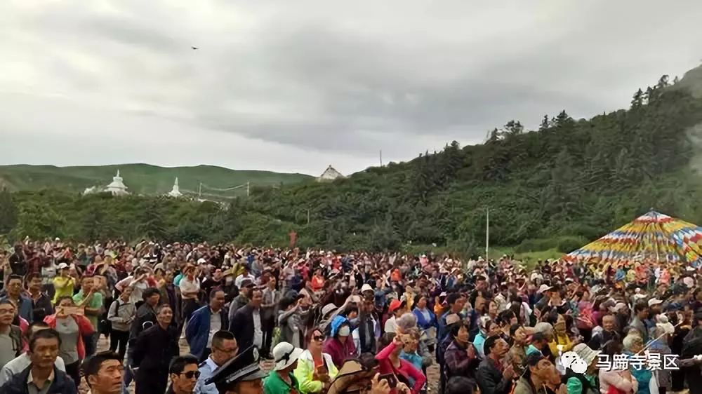 塔尔寺的晒佛节,一年一度的晒佛节