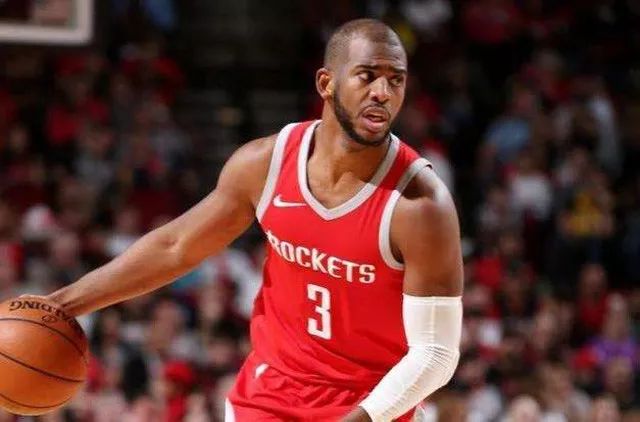 想成为足球高手怎么练球,足球边线快速带球有人紧逼