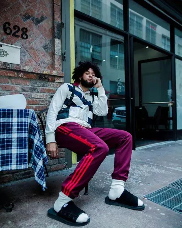 夏天鞋子可以当拖鞋穿的,可以当拖鞋也可以当板鞋穿