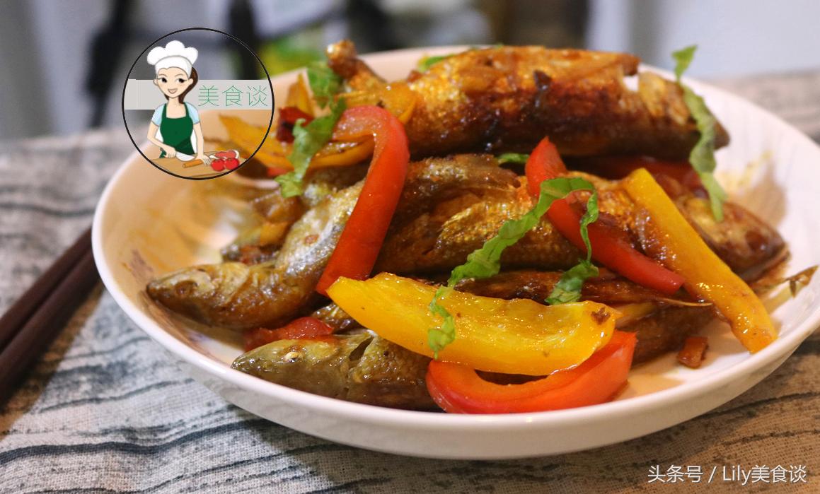 煎鱼时如何煎才不会粘锅掉皮呢,怎么煎鱼粘锅不掉皮又好吃