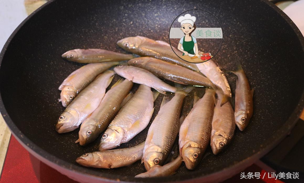 煎鱼不粘锅的技巧怎样煎鱼好吃呢,煎鱼入味又不破皮全靠这招