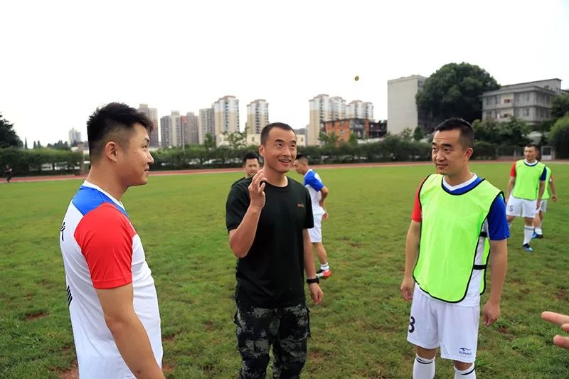 足球就是现代战争素材,足球即战争