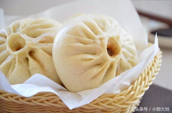 怎样发面蒸包子才松软好看不回缩,蒸包子怎么发面蒸的包子才松软