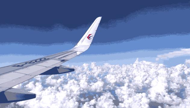 开着奥迪自驾的小姐姐,开着百万奥迪的小姐姐