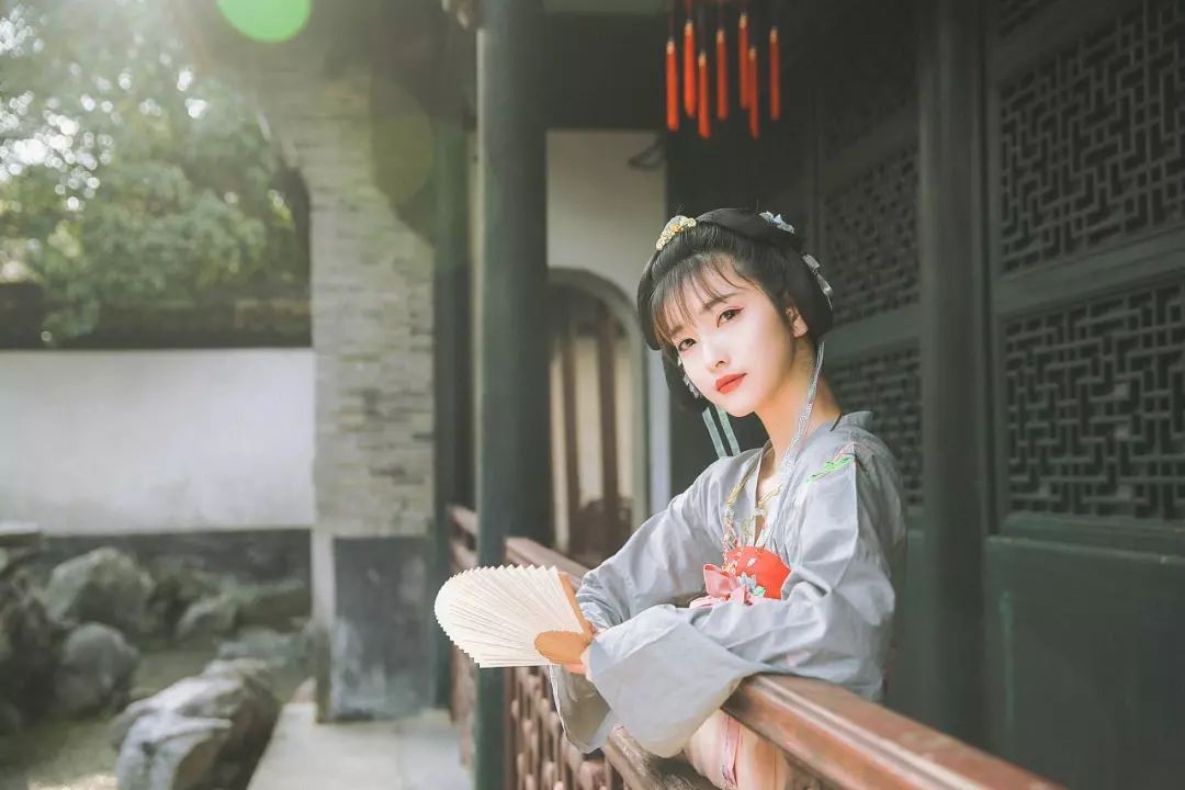 为什么来到上海后，你不再愿意回老家？