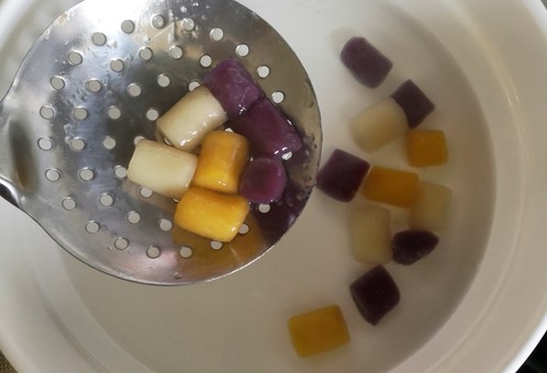 龟苓膏芋圆椰奶,做了一份超级治愈的龟苓膏甜品