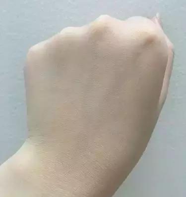 如何选择适合皮肤的粉底液,什么粉底适合中性肤质