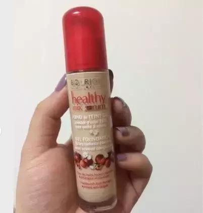 如何选择适合皮肤的粉底液,什么粉底适合中性肤质