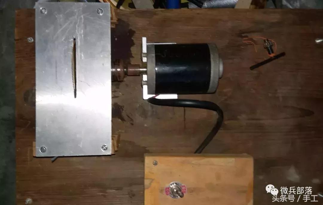 纯手工打造名剑,微型刀剑制作比赛