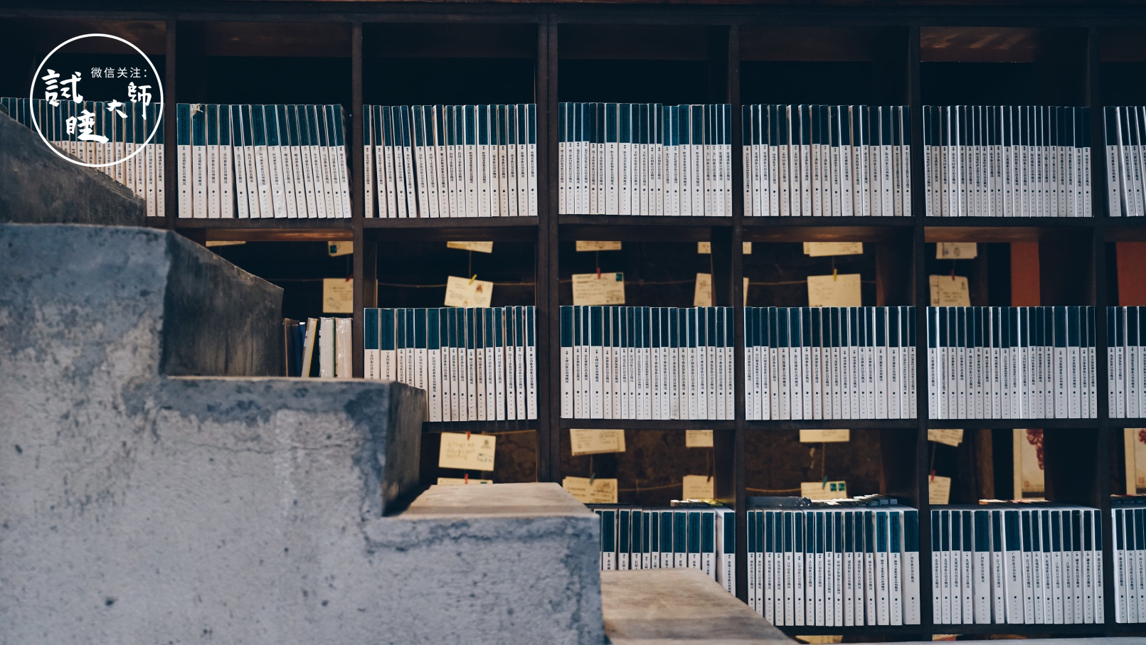 在梯田做成的无边泳池里游泳，私奔去这个隐秘山谷民宿做回野孩子