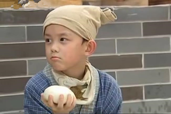 吴磊米兰时装周惊艳亮相,吴磊4岁到22岁的容貌变化