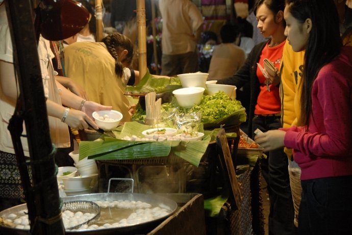 亲历泰国清迈夜市,泰国清迈十大夜市排名