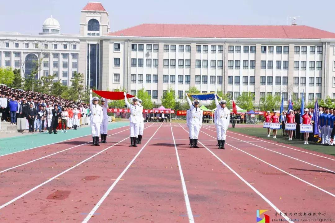 中国海洋大学鱼山校区步行到海边,青岛工程职业学院离海边有多远