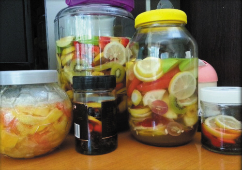 妈妈做酵素成瘾,妈妈做了好多酵素