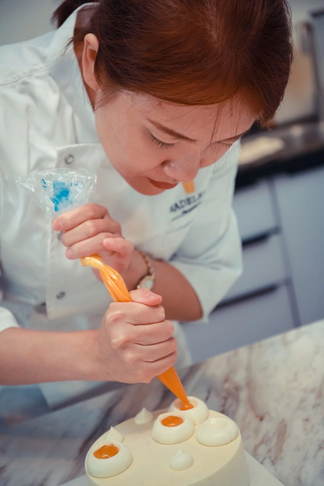 成都姑娘首创了把世界名画做在蛋糕上，众多外国总领事都成她粉丝