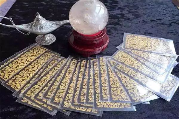 男朋友劈腿了怎么办,塔罗牌占卜近期有劈腿吗