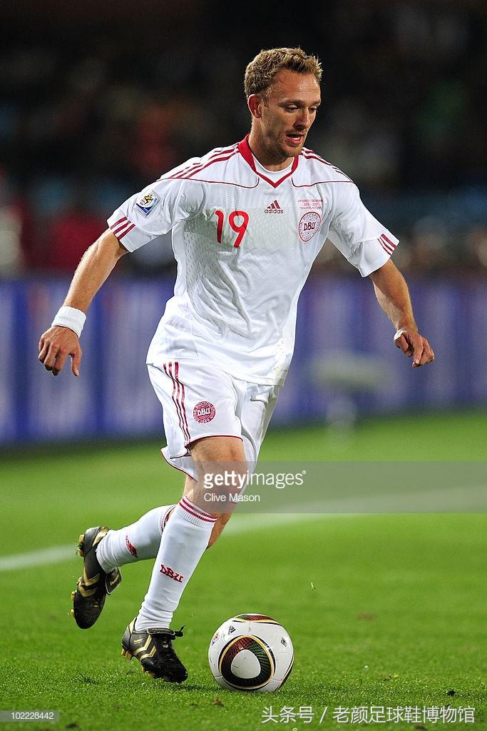 世界杯战靴盘点,南非世界杯复刻版足球鞋