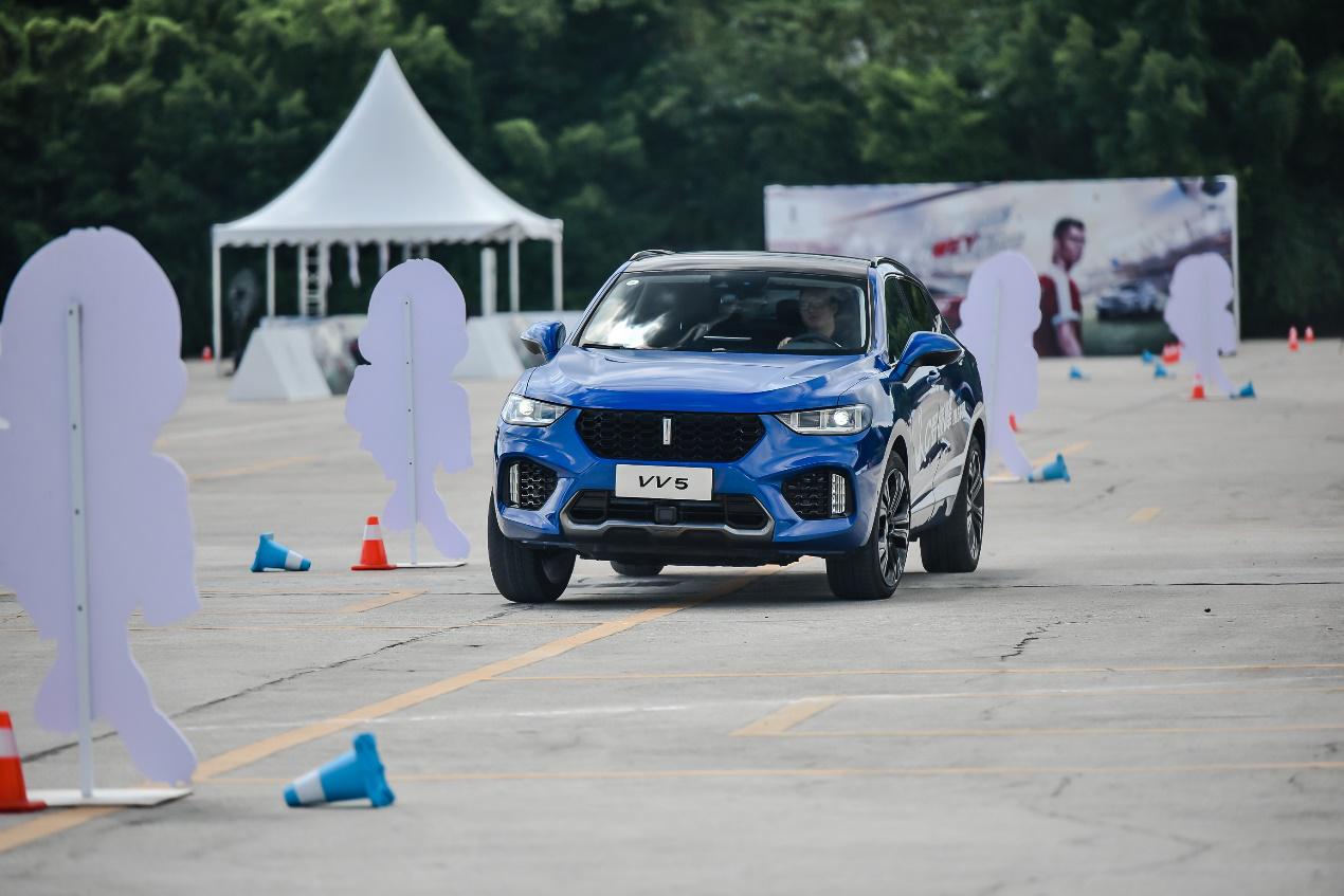 暴走汽车2019,c罗与汽车比赛视频