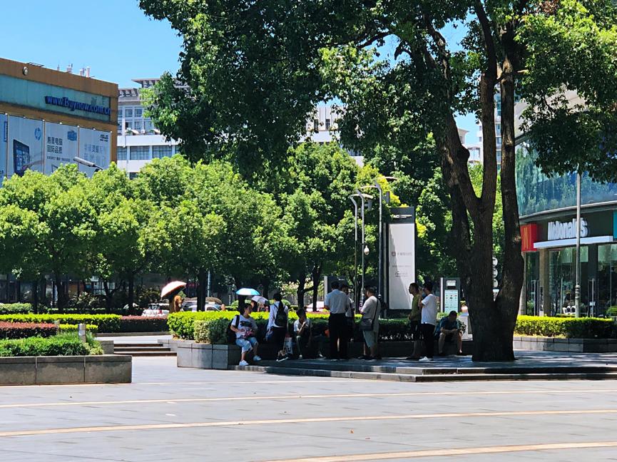 拼多多上市以前遭到过质疑吗,拼多多上市后的风波是怎么回事