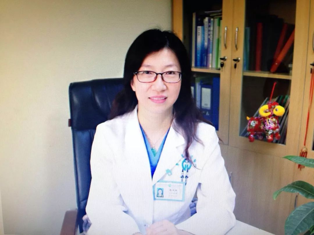 拆弹女专家视频,拆弹专家给猪绝育