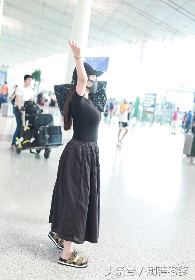 大嫂徐冬冬惊艳亮相,徐冬冬发福期照片