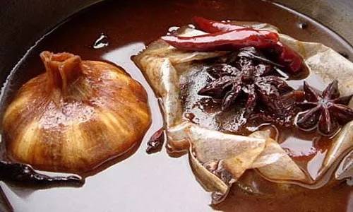 卤菜发黑发酸怎么治,卤菜发黑的原因和解决方法