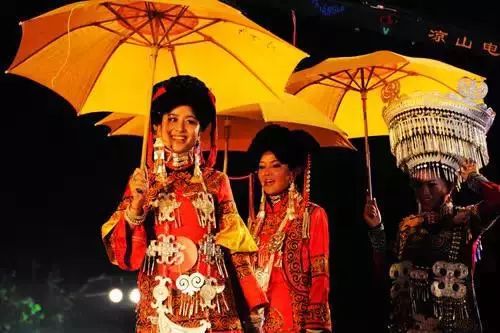 西昌火把节旅游线路攻略,西昌火把节一日游攻略