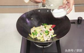 竹笋炒肉最简单又好吃的做法,竹笋炒肉非常脆爽美味营养丰富