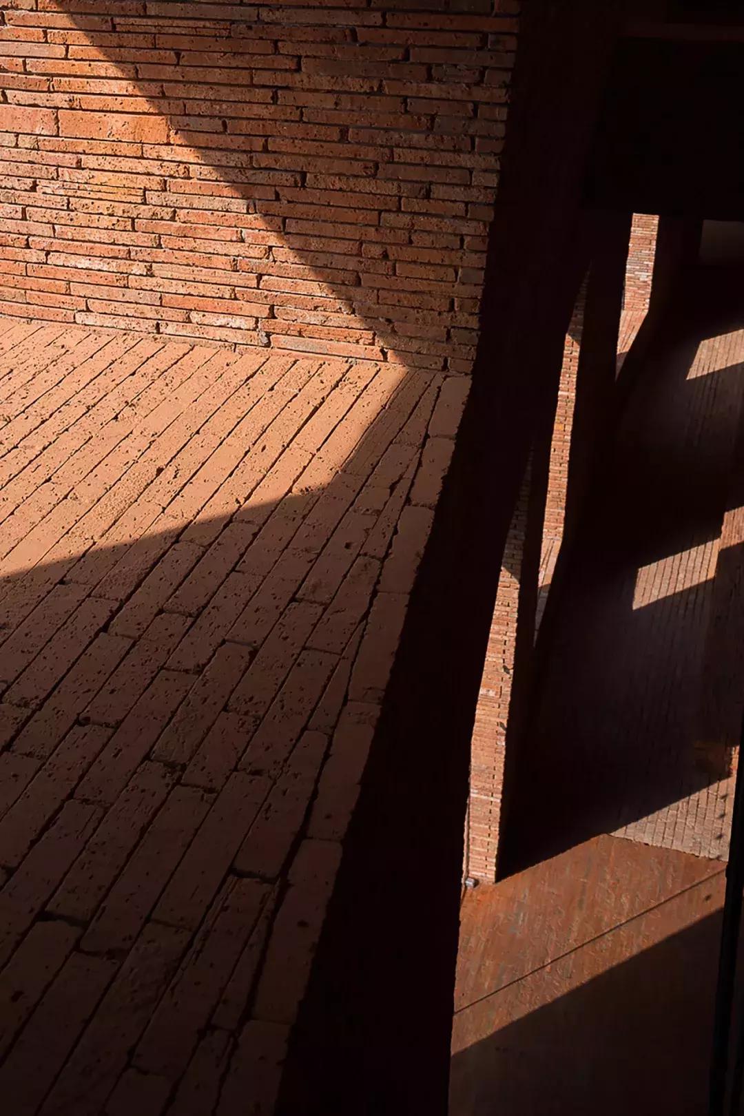 新作首发｜墟之峡谷.上海UR旗舰店！