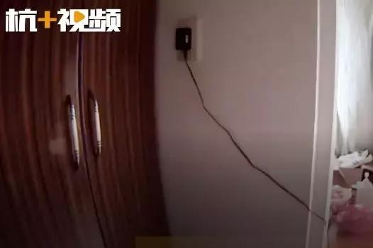 卧室门锁了打不开报警,卧室门锁打不开视频