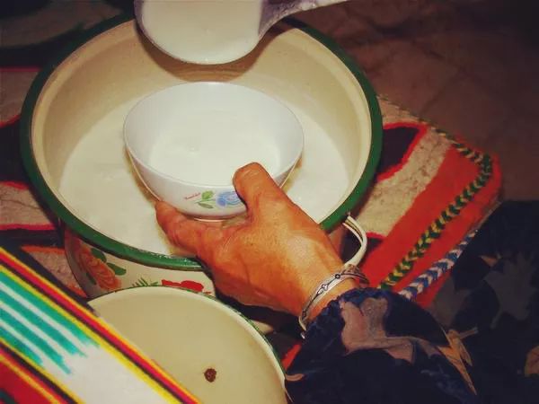 情浓半生歌词,喝一口青海老酸奶