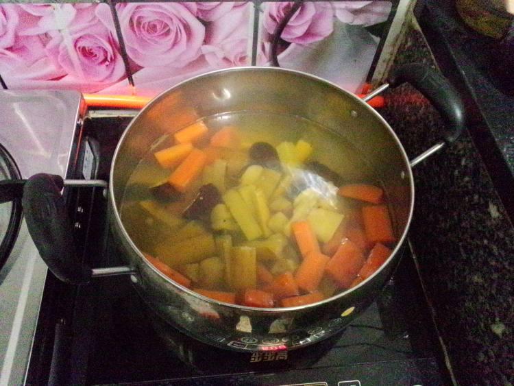 小孩有热煲什么凉茶可以祛湿清热,有内火的宝宝喝什么凉茶