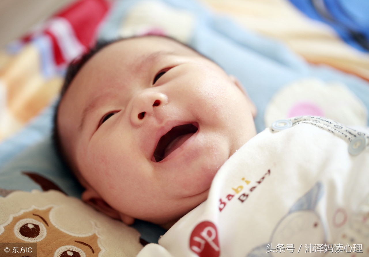 新生儿女孩来月经,新生女宝宝春季