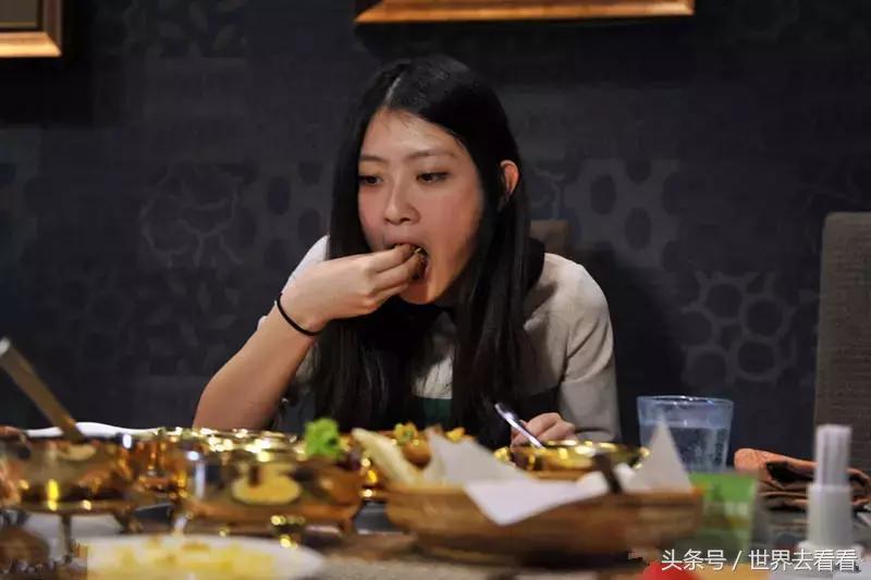 美女博士当“酒店试睡员”在旅游中挣钱