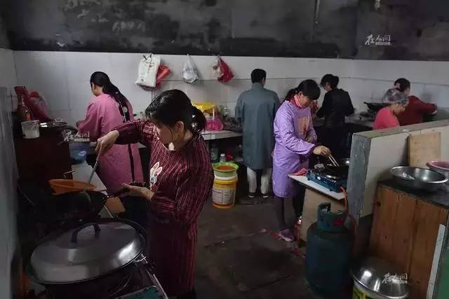 直击高考工厂毛坦厂,毛坦厂亚洲最大高考工厂