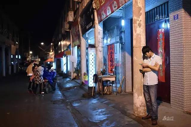 直击高考工厂毛坦厂,毛坦厂亚洲最大高考工厂