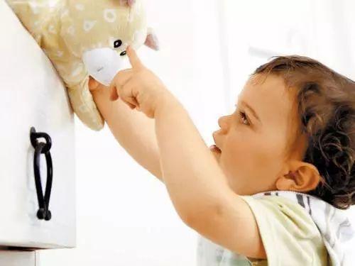 孩子依恋被子怎么办,孩子特别依恋小被子