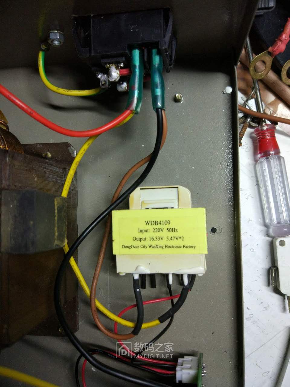 怎样拆微波炉变压器才能改点焊机,报废微波炉改点焊机