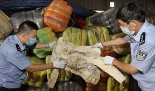 韩国又耍新花招，旧衣服运到中国当新的卖，部分衣服竟来自太平间