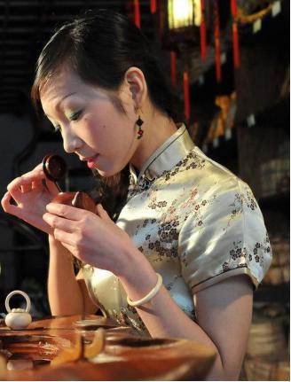 三招教你辨别普洱茶的白霜与霉变,小青柑普洱茶表面的白霜