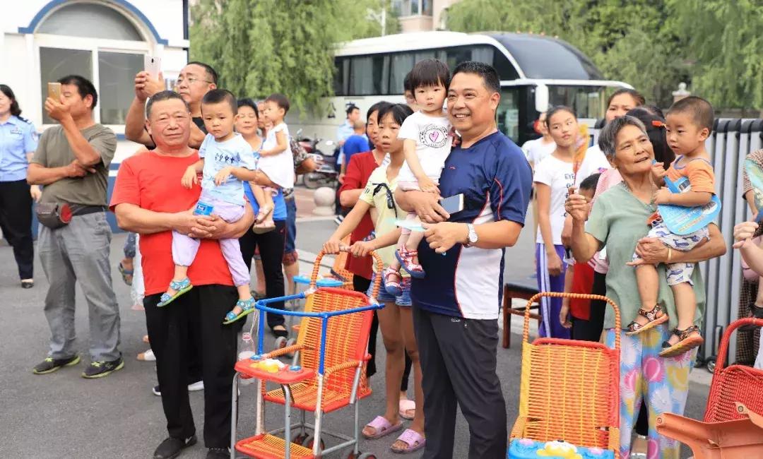 走进基层唱响警营带着真情传送关爱｜公安部“公安文化基层行”文艺小分队赴焦慰问演出