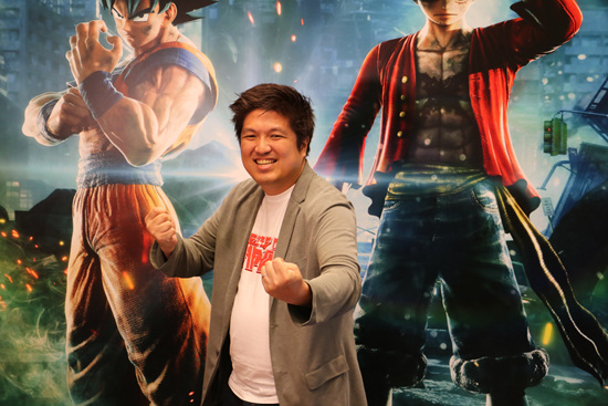 婕敾涓昏绌胯秺鍒扮幇瀹炰笘鐣屾潵鎶ヤ粐,婕敾浜虹墿璺戝埌鐜板疄涓栫晫