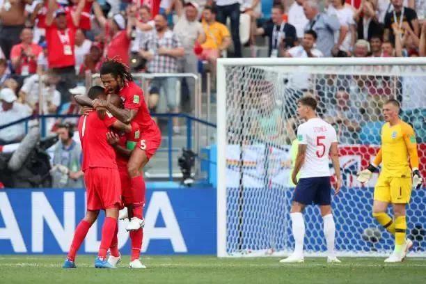 论一个人对足球的热爱,对足球哪方面感兴趣