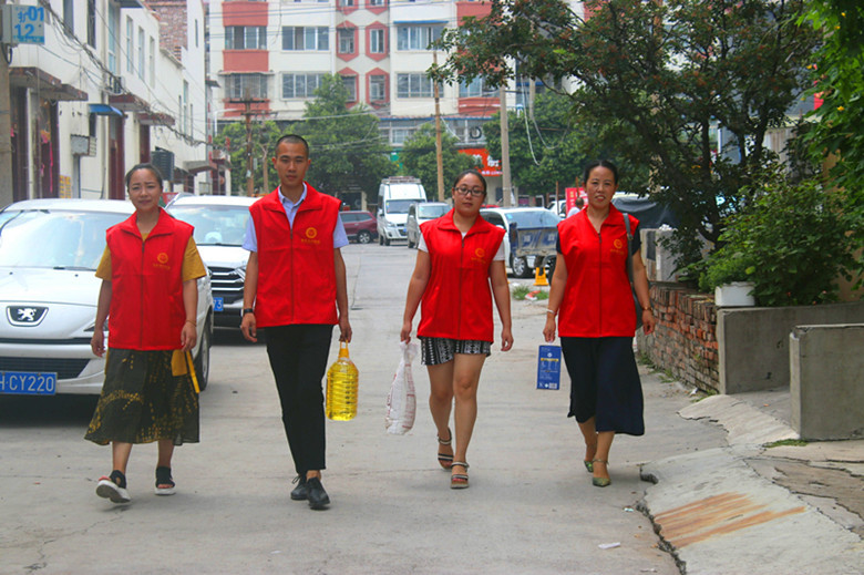 健步走献爱心,焦作健步走第一套