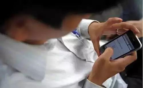 新手机买来要贴膜吗,老手机有必要贴膜吗