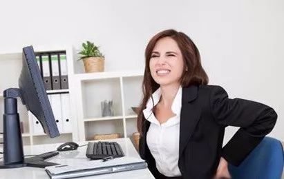 天热了,腰椎病却犯了!夏季腰椎间盘突出频发,该怎么办?