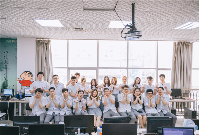 武汉汇众广埠屯校区：最美毕业季，情谊不散场