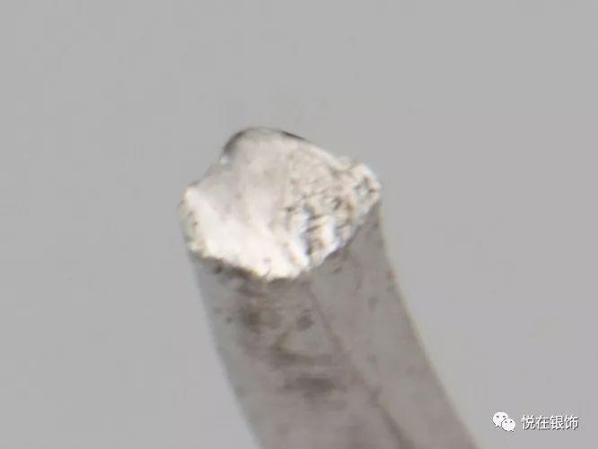 辨别真假银饰最简单的办法,如何辨别银饰真假最简单的方法