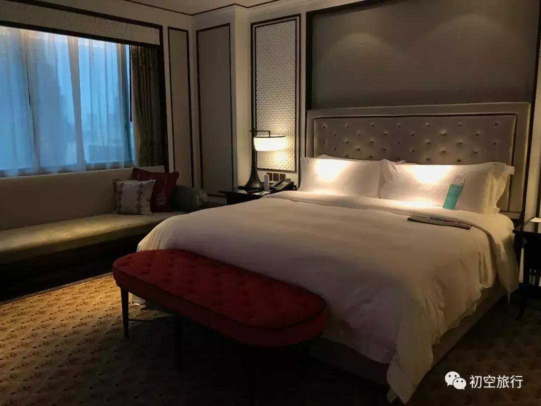 爱我的人说要带我环游世界，结果出行第一天就拉着我平摊房费！