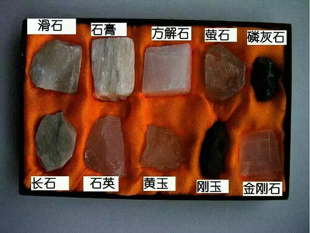 手机钢化膜能抵挡多少压力,什么牌子的钢化膜不怕锤砸不怕摔